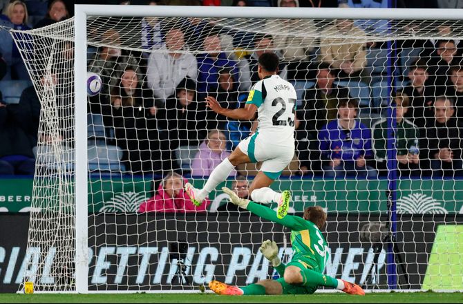 Premier League -Se her: Schärs vilde hug fra egen halvdel ender som assist