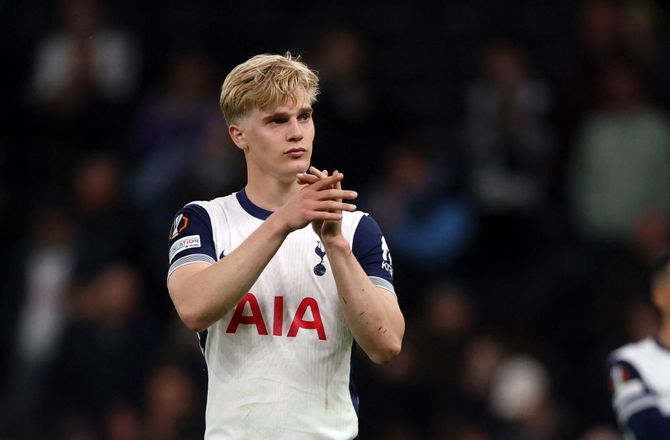 VM kval. UEFA -Lucas Bergvall forlader den svenske landsholdstrup