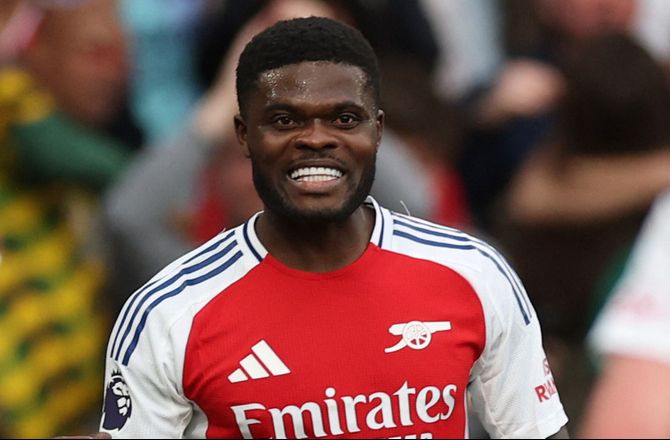 Premier League -Flere forlader Arsenal - forhandler med Partey