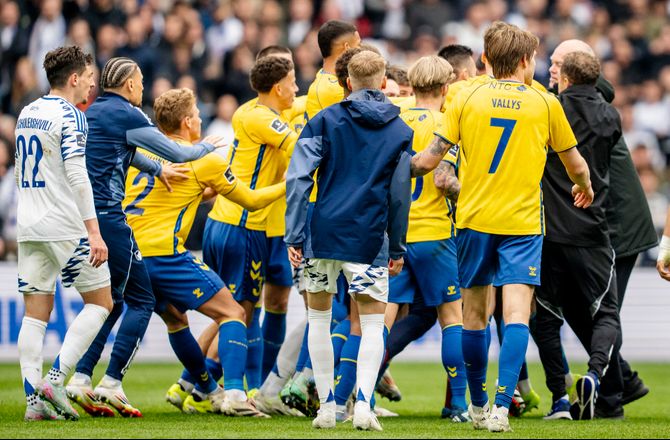3F Superliga -Birk om rødt kort og skalle: Mikkelsen føler sig hårdt dømt
