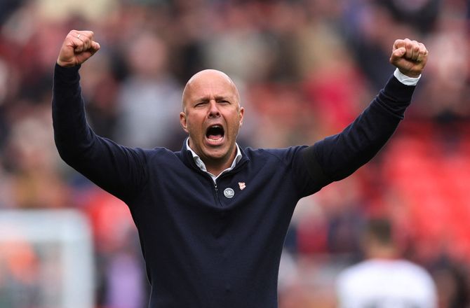 Premier League -Slot ser fremad: Fansene vil larme