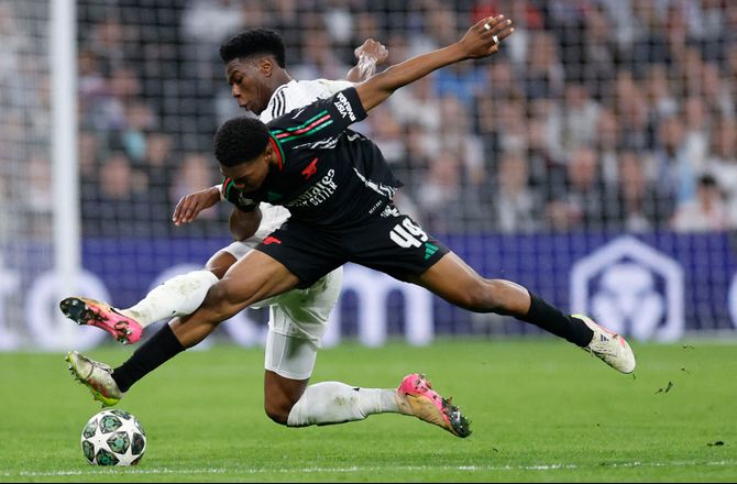 Champions League -Vild Rüdiger-stempling: Lewis-Skelly deler billede