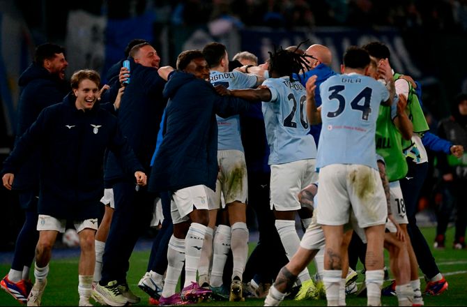 Serie A -Helt vildt: Lazio vandt trods to røde kort