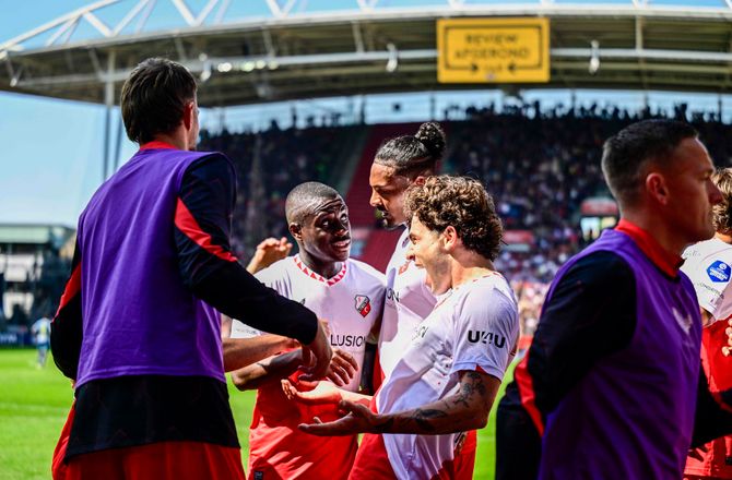 Æresdivisionen -Utrecht ydmygede Ajax