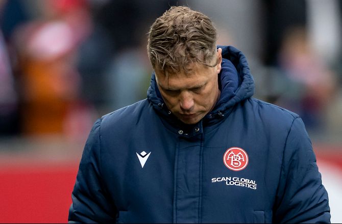 3F Superliga -Menno reagerer på AaB-fyring: Behøver ikke være enig