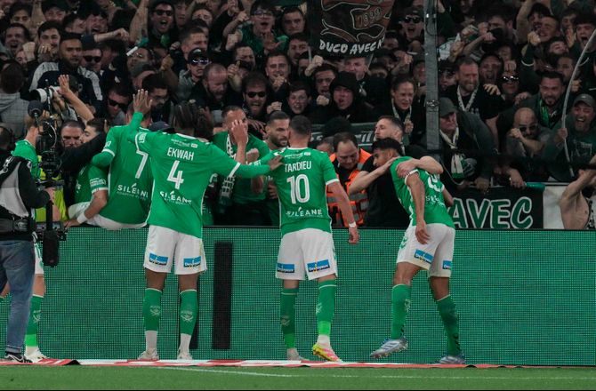 Ligue 1 -Tilskuer anholdt for at ramme Ligue 1-dommer 