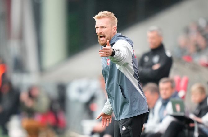 3F Superliga -Vejle-boss om skæbneskamp: Et skud i bøssen tilbage
