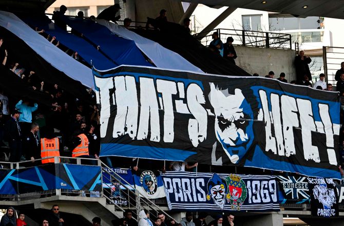 Ligue 2 -Efter 46 år: Paris FC rykker op i Ligue 1