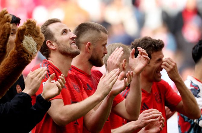 Bundesliga -Forbandelsen brudt: Harry Kane har vundet et trofæ