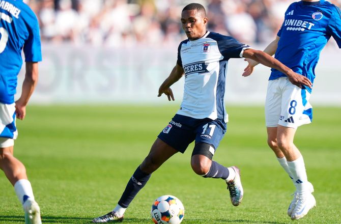 3F Superliga -Gift Links tæt på ny aftale med AGF