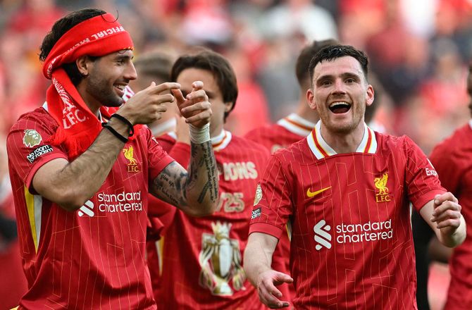 Premier League -Fuld gang i Liverpool-fest: Planlagt træning aflyst mandag