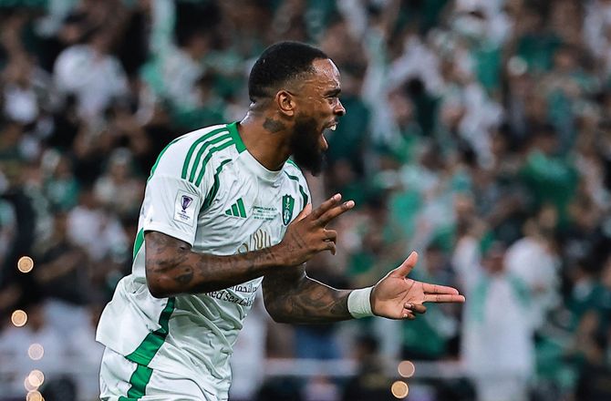 Premier League -Toney holder lille PL-dør på klem