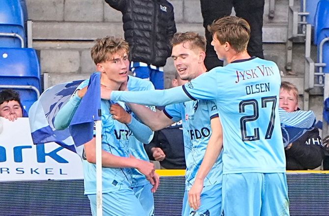 3F Superliga -Themsen får Tourés nummer: Tillidserklæring fra klubben