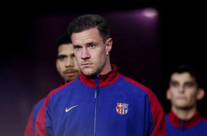 Æresdivisionen -Officielt: Ajax lejer Marc ter Stegen