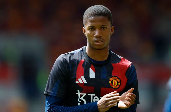 Premier League -Officielt: Chido Obi rykker til Holland