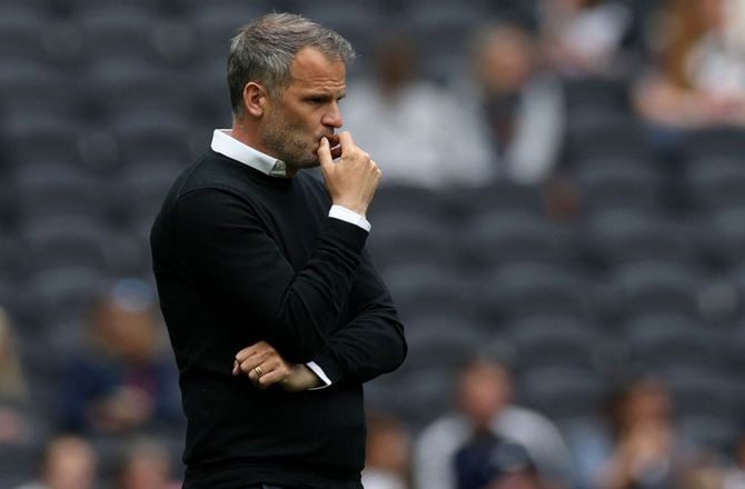 Tottenham Hotspur Women (k) -Dobbelt op: Tottenham fyrer endnu en træner 