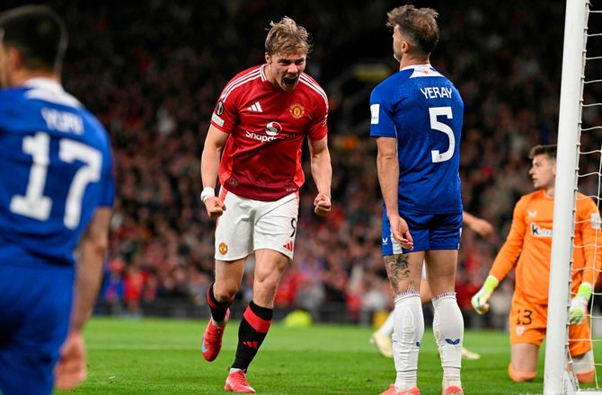 Europa League -Højlund scorede i stor United-triumf
