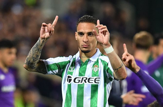 La Liga -Ingen Como: Antony menes at prioritere Real Betis