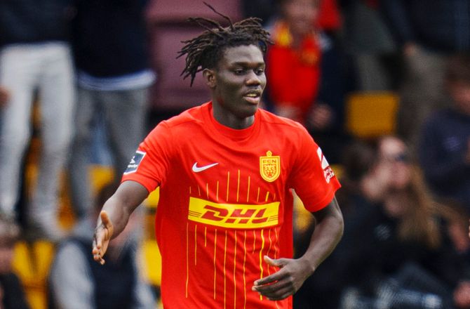 3F Superliga -Stephen Acquah får ny aftale med FCN