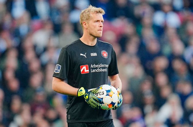 3F Superliga -Lössl: Holdkammerat trænede med havehandsker