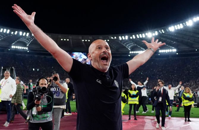 Bologna -Bologna-boss bekræfter trænerforlængelse efter pokaltriumf