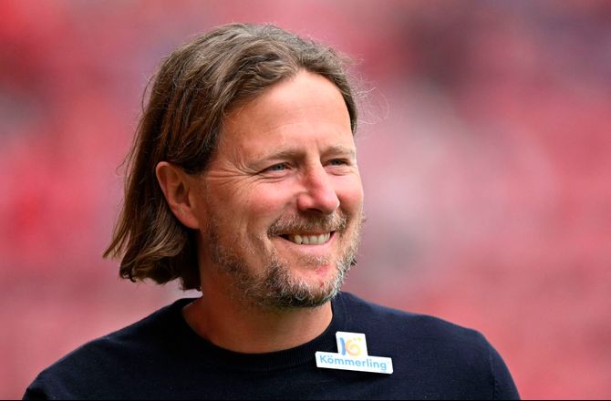Bundesliga -Bo Henriksen hylder nyslået landsholdsspiller