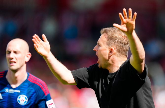 3F Superliga -SLUT: AaB - Silkeborg minut for minut