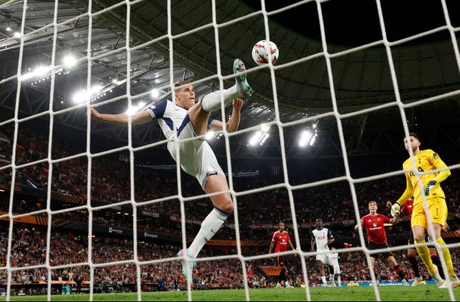 Premier League -Spurs skifter fire - Johnson bænket for Palace