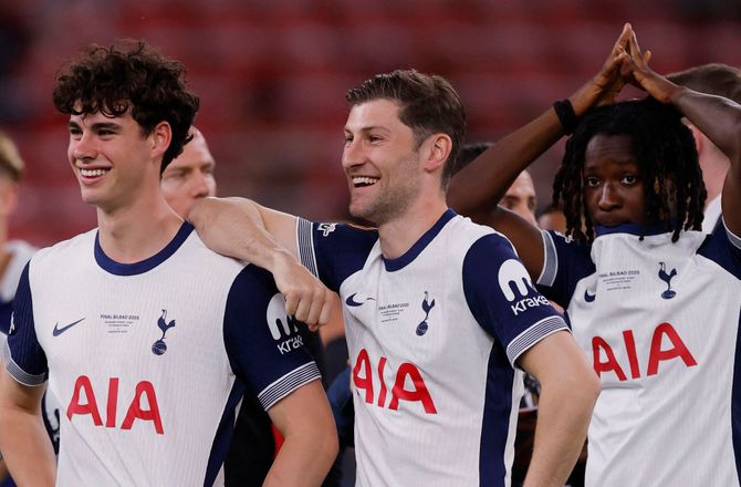 Premier League -Tottenham udløser option på klubmand