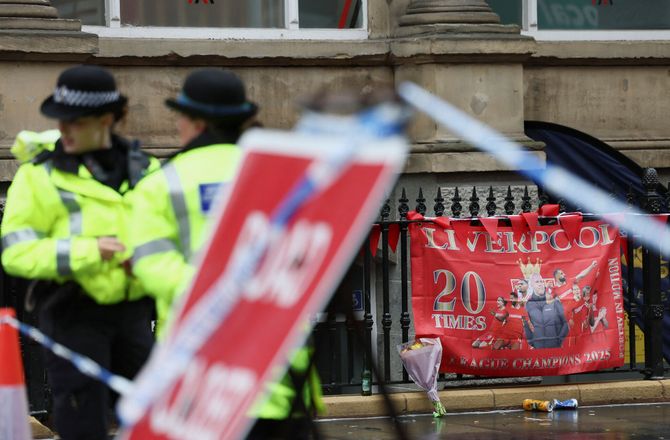 Premier League -54-årig tilstår at have kørt ind i Liverpool-parade