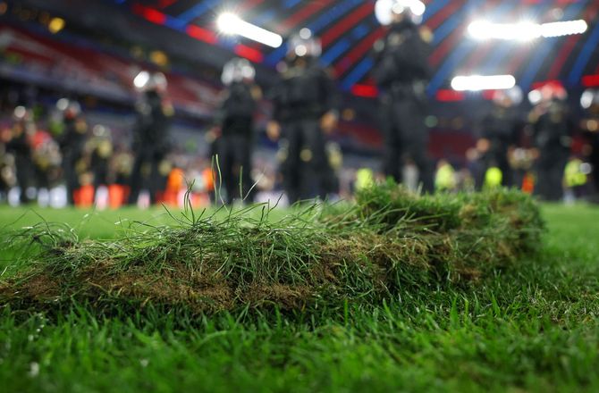 UEFA Nations League A -Ter Stegen bekymret over bane efter Allianz-invasion