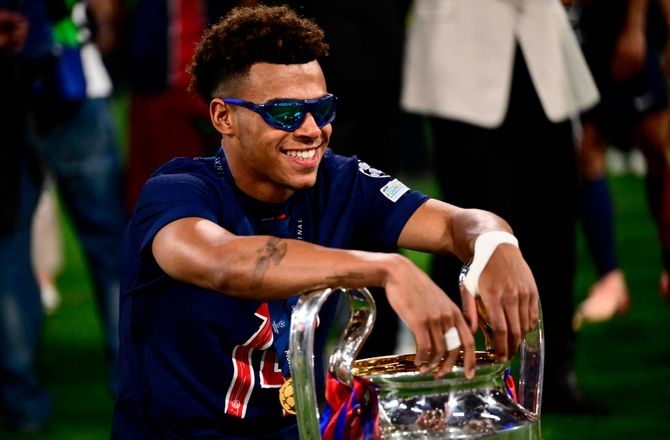 Ligue 1 -Désiré Doué vinder Golden Boy