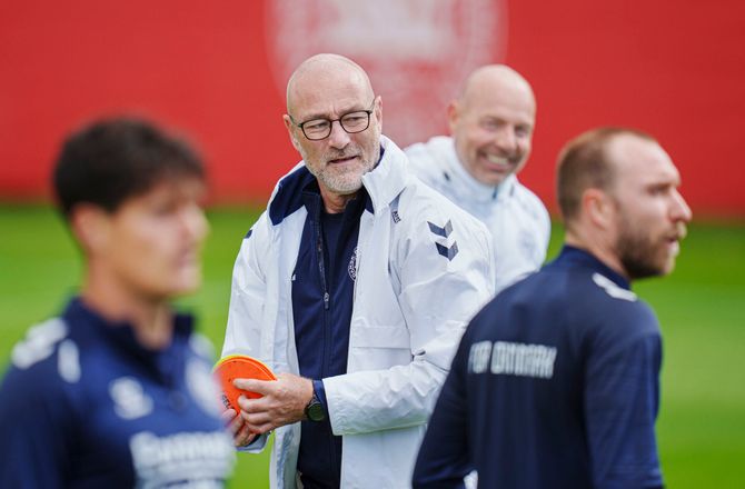 VM kval. UEFA -Kvistgaarden har et hav af trøjer: Én bliver aldrig overgået