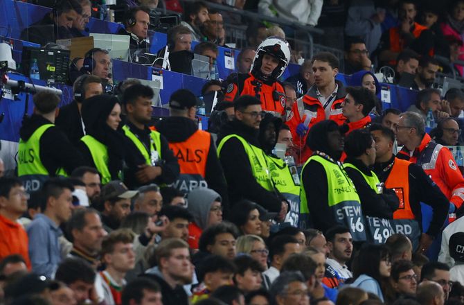 UEFA Nations League A -Tragisk: Fan faldt i døden under Nations League-finale