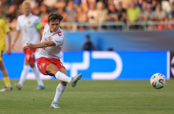 Bundesliga -Vild kamp om Bøving