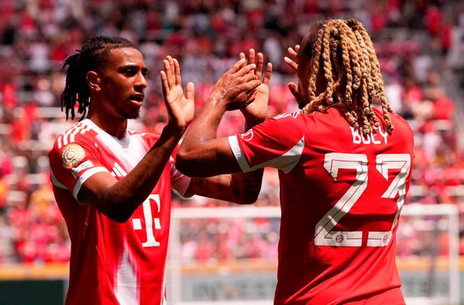 VM for klubhold -10-0: Bayern lammetævede Auckland City
