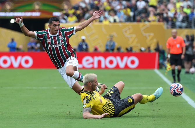 VM for klubhold -Dortmund-profil kritiserer banen: Bolden hoppede ikke