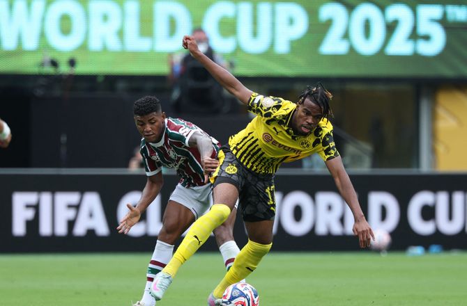 Bundesliga -Chukwuemeka meldes på plads i Dortmund