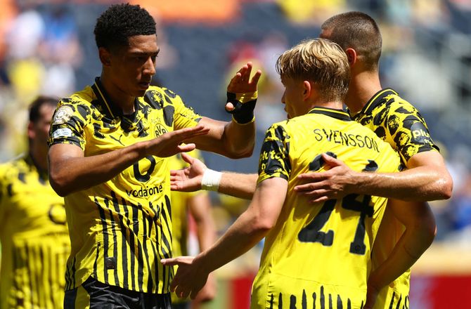 VM for klubhold -Svensson sendte Dortmund videre ved klub-VM 