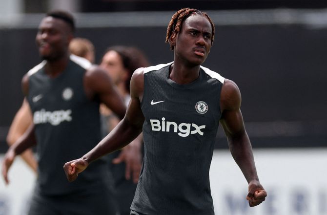 VM for klubhold -Ingen garantier til Chelsea-forsvarer: Alt kan ske i vinduet