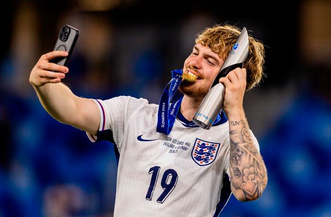 EM U21 -Liverpool-spiller kåret til turneringens bedste ved U21-EM