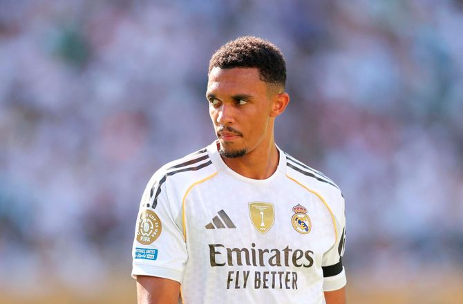 Champions League -Gravenberch usikker på Trent-modtagelse: Får et kram
