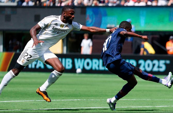 VM for klubhold -Bagud 0-3: Real Madrid sejler rundt ved PSG-mål