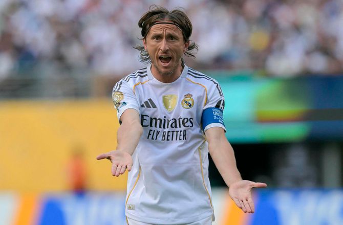 VM for klubhold -Finaleklar: PSG drev gæk med Real Madrid i Modric-afsked