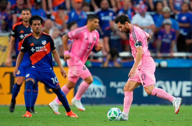 Major League Soccer -Evander stjal showet mod brandvarme Messi 