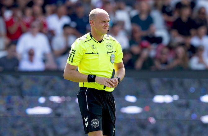 3F Superliga -Dommerbyt i Odense: Kæresten var heldigvis underholdt 