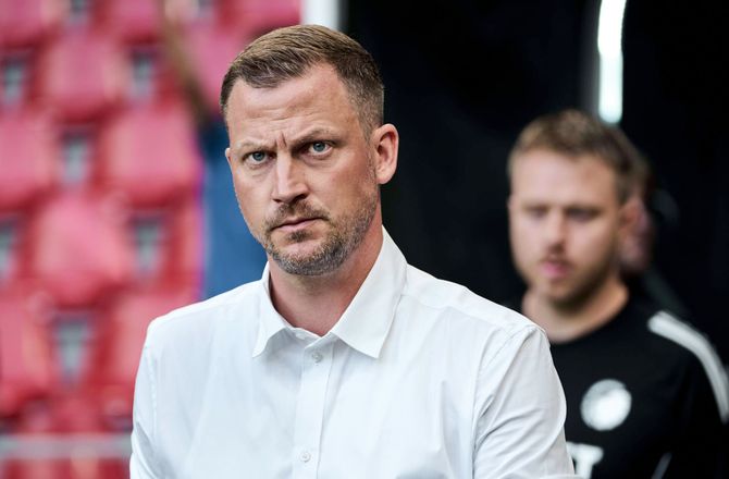Champions League-kvalifikation -Neestrup klapper i om Froholdt