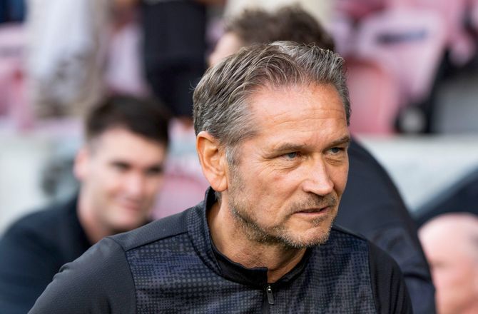 Pokal -Thomasberg og co. blev sendt ud i mørket 