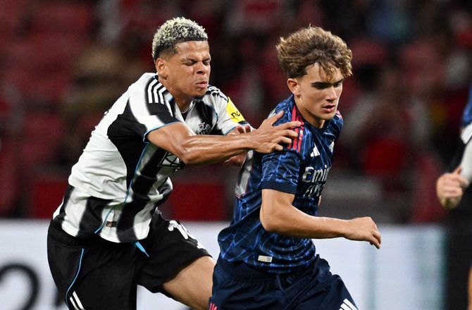Træningskampe -Arteta hylder 15-årig Arsenal-komet: Det er specielt