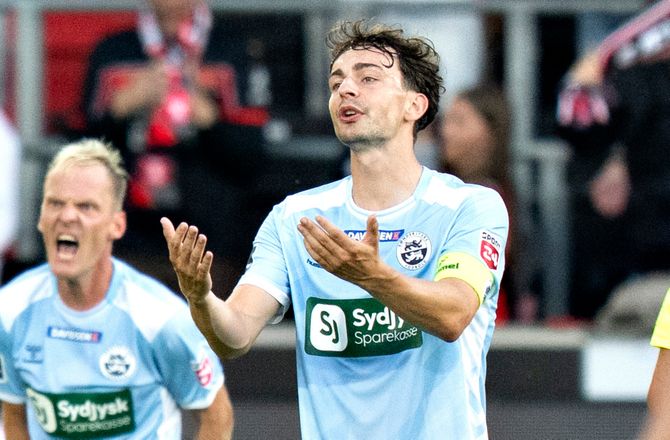 3F Superliga -Sønderjyske-profil under kniven